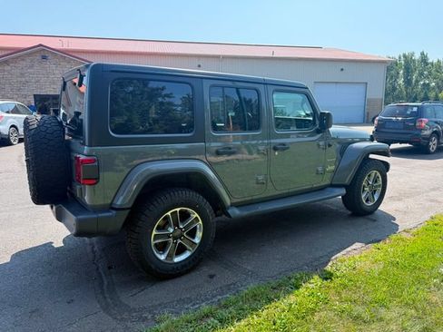 Used 2018 Jeep Wrangler Unlimited Sahara w/ Dual Top Group AWD/4WD image 3