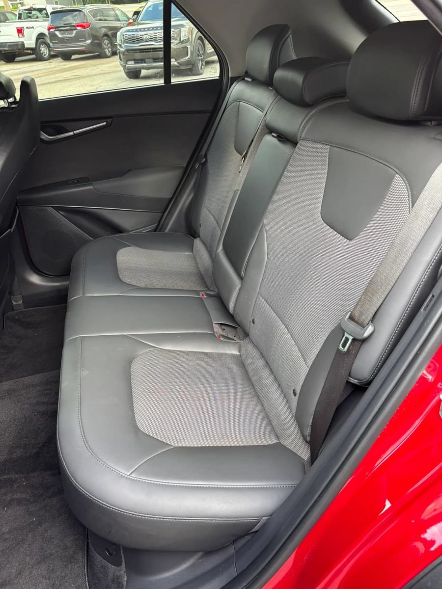 Used 2023 Kia Niro EX FWD image 13