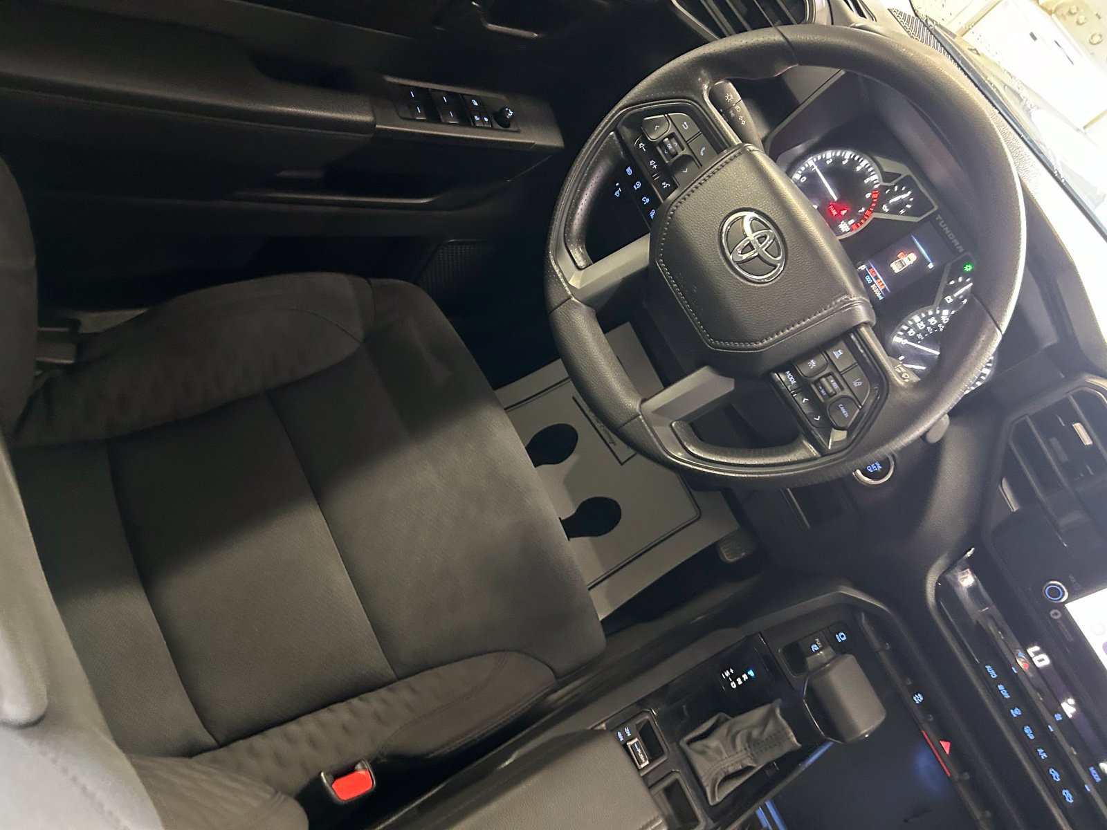 Used 2024 Toyota Tundra SR w/ SR Tow Package AWD/4WD image 27