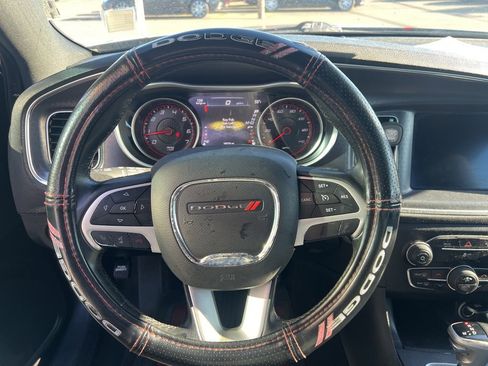 Used 2017 Dodge Charger SXT image 14