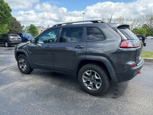 Used 2019 Jeep Cherokee Trailhawk AWD/4WD image 3