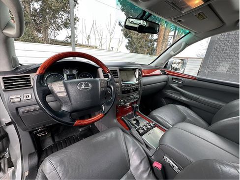 Used 2008 Lexus LX 570 4WD image 2