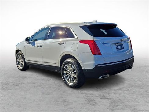 Used 2017 Cadillac XT5 Luxury w/ Driver Awareness Package image 6