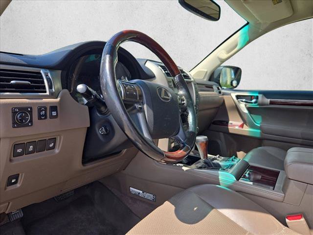 Used 2018 Lexus GX 460 Luxury w/ Preferred Accessory Package AWD/4WD image 8