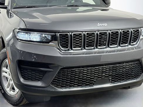 New 2025 Jeep Grand Cherokee Laredo w/ Luxury Tech Group I image 47