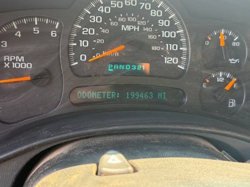 Used 2005 Chevrolet Silverado 2500 LS AWD/4WD image 16