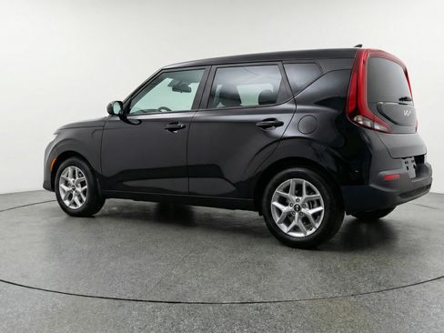 Used 2025 Kia Soul LX w/ LX Technology Package image 6