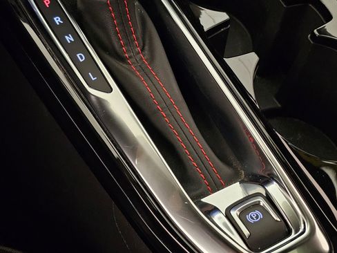 Used 2024 Chevrolet Trax RS w/ Sunroof Package image 21