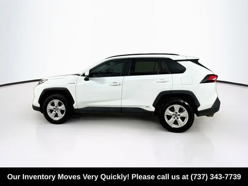 Used 2021 Toyota RAV4 XLE w/ Convenience Package AWD/4WD image 4