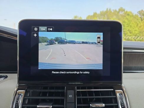 Used 2018 Lincoln Navigator Reserve w/ Technology Package AWD/4WD image 32