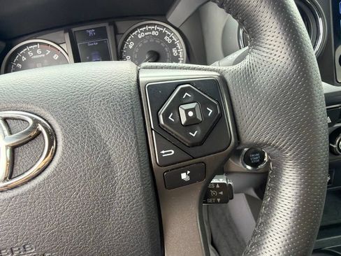 Used 2016 Toyota Tacoma TRD Sport w/ Towing Package AWD/4WD image 22