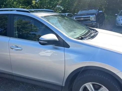 Used 2013 Toyota RAV4 XLE AWD/4WD image 13