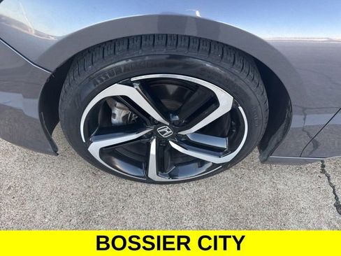 Used 2018 Honda Accord Sport image 4