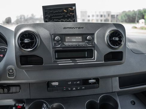 Used 2024 Mercedes-Benz Sprinter 3500 image 21