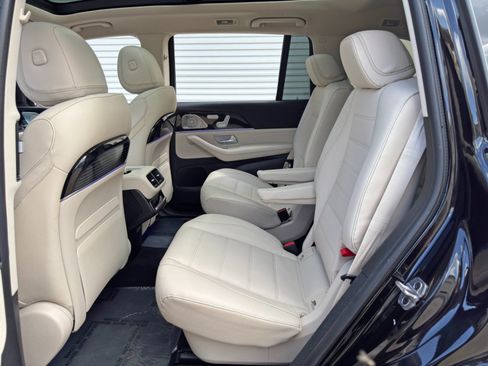 Used 2024 Mercedes-Benz GLS 580 4MATIC image 48