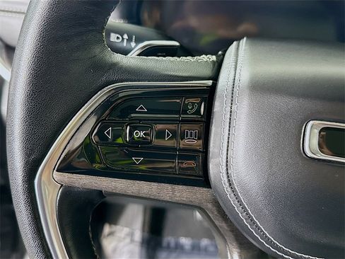Used 2022 Jeep Grand Cherokee Overland image 24