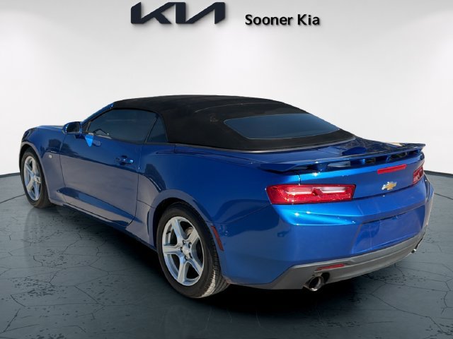 Used 2018 Chevrolet Camaro LT RWD image 4