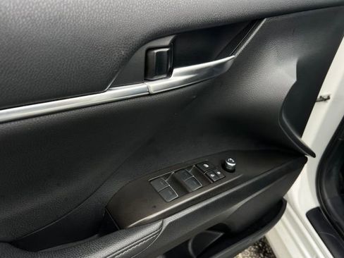 Used 2024 Toyota Camry XLE image 12