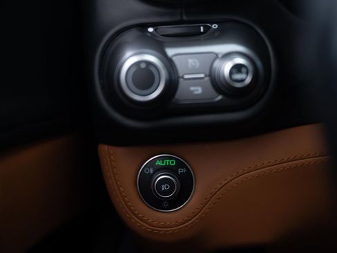 Certified 2019 Ferrari Portofino image 40