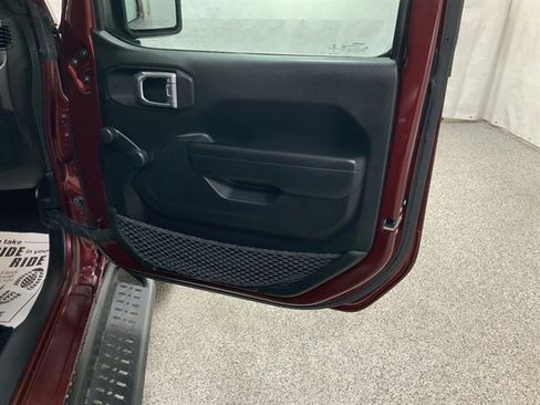 Used 2021 Jeep Wrangler Unlimited Sport image 22
