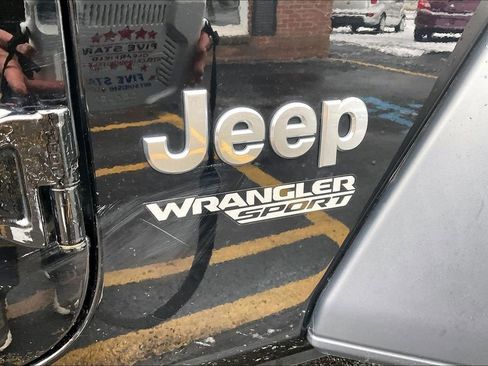 Used 2019 Jeep Wrangler Sport S image 8