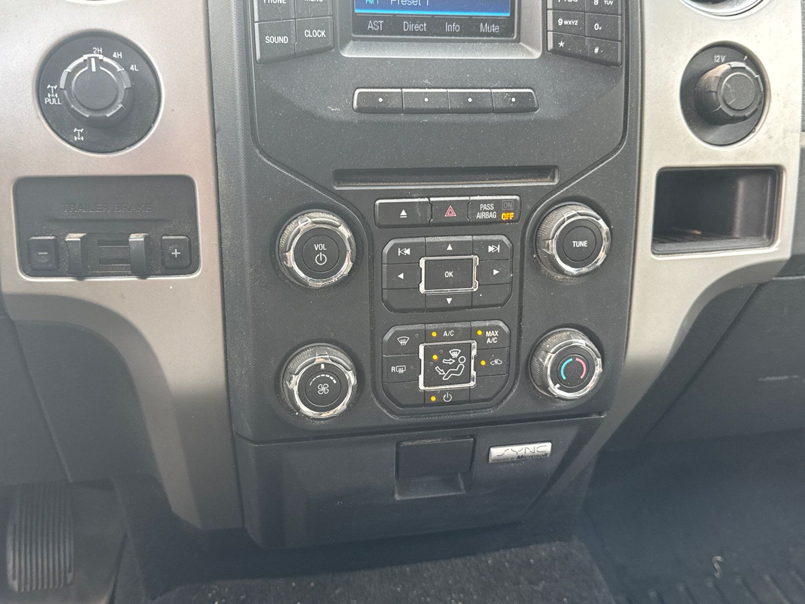 Used 2014 Ford F150 XLT w/ Equipment Group 302A Luxury AWD/4WD image 23