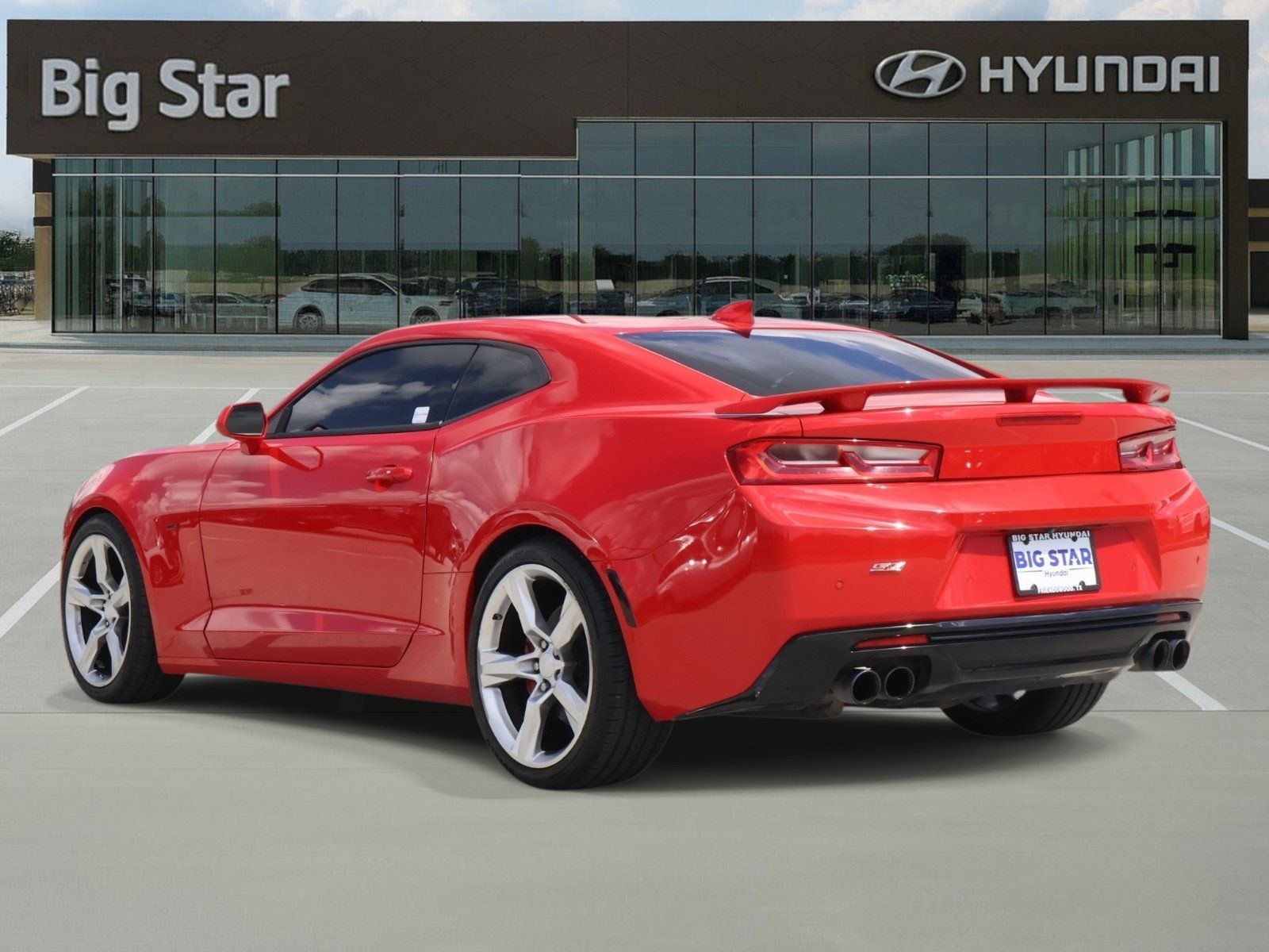Used 2018 Chevrolet Camaro SS RWD image 3