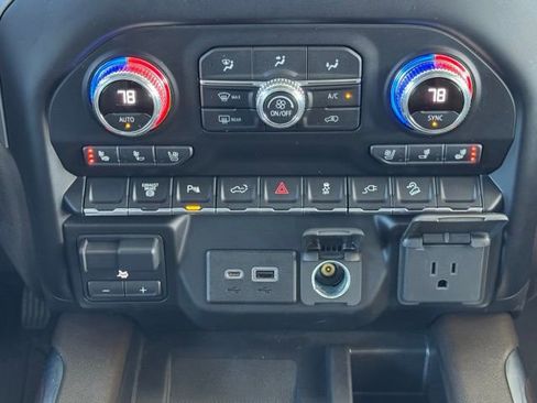 Used 2022 GMC Sierra 2500 SLT w/ SLT Premium Package image 31