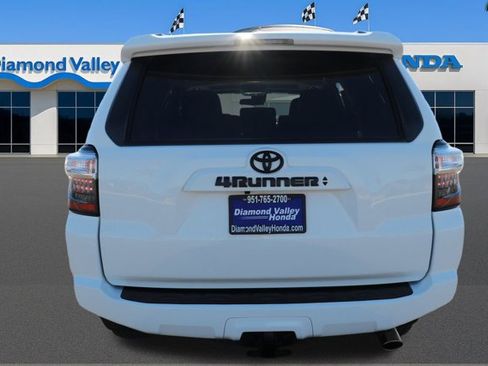 Used 2022 Toyota 4Runner SR5 Premium image 5