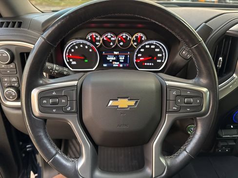 Used 2022 Chevrolet Silverado 2500 LT w/ Convenience Package image 11