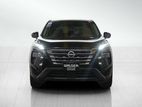 Used 2025 Nissan Rogue SV image 8