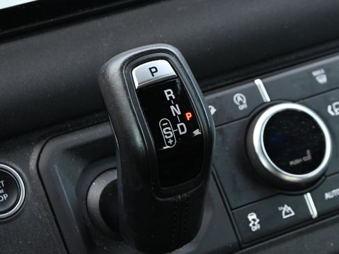 Used 2022 Land Rover Defender 110 X-Dynamic SE image 18