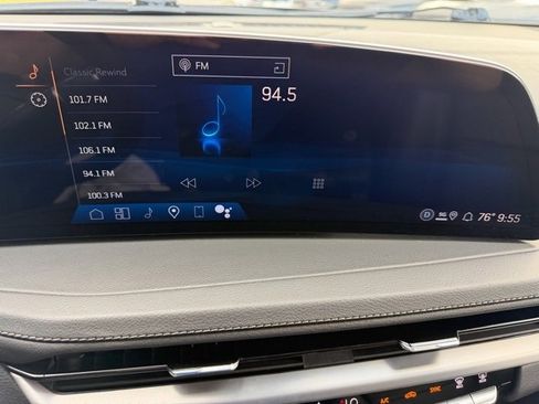 Used 2025 Cadillac XT4 Premium Luxury image 12