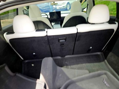 Used 2021 Tesla Model Y Performance image 28