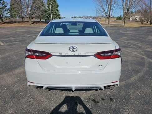 Used 2024 Toyota Camry SE image 5