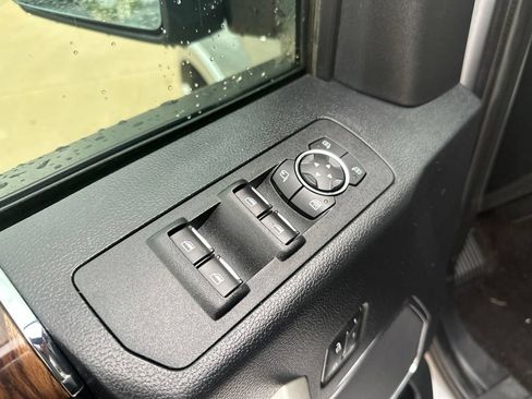 Used 2020 Ford F150 Lariat AWD/4WD image 17