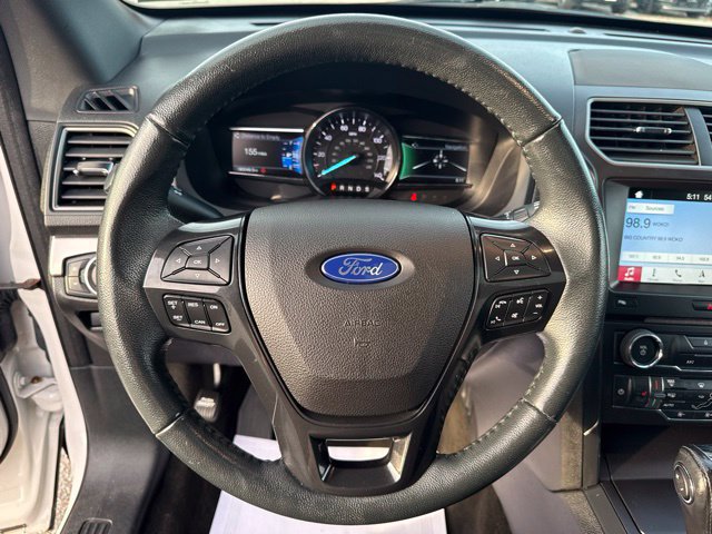 Used 2018 Ford Explorer XLT w/ Equipment Group 202A AWD/4WD image 13