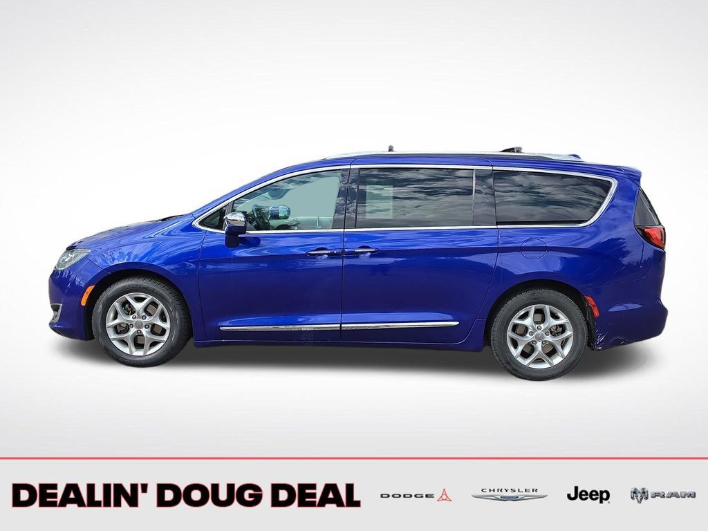 Used 2020 Chrysler Pacifica Limited FWD image 3