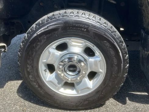 Used 2011 Ford F250 XLT w/ Snow Plow Prep Pkg AWD/4WD image 17