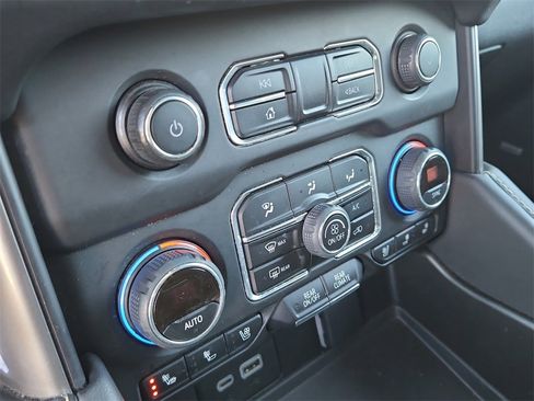 Used 2023 Chevrolet Tahoe Premier image 25