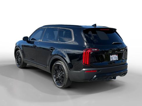 Used 2022 Kia Telluride SX w/ SX Prestige Package AWD/4WD image 3