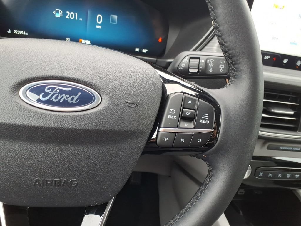 Used 2024 Ford Escape Platinum AWD/4WD image 21