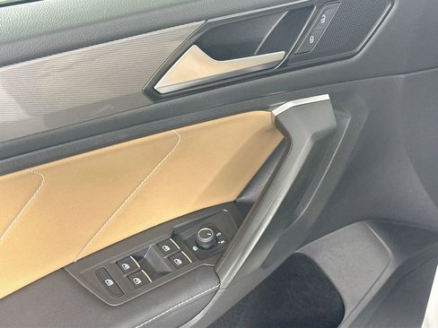 Certified 2023 Volkswagen Tiguan SE image 16