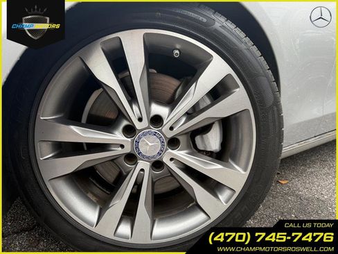 Used 2017 Mercedes-Benz C 300 Sedan image 3