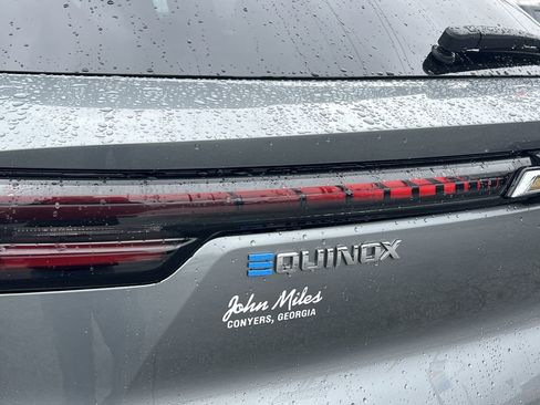 New 2026 Chevrolet Equinox EV LT image 18