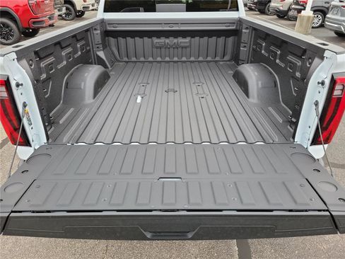 New 2026 GMC Sierra 2500 Denali w/ Denali Reserve Package AWD/4WD image 7