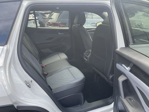 New 2026 Volkswagen Tiguan SE R-Line AWD/4WD image 7