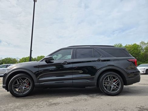 Used 2025 Ford Explorer ST AWD/4WD image 27