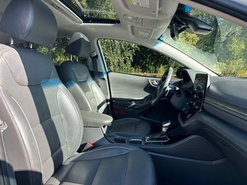 Used 2020 Hyundai Ioniq Limited FWD image 22