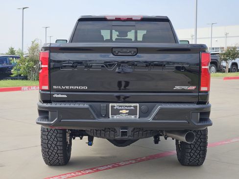 New 2026 Chevrolet Silverado 2500 ZR2 AWD/4WD image 8